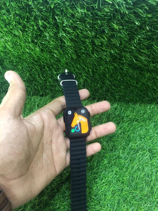 i16 Ultra Smart Watch Series 8 Smartwatch with Game - Image 3